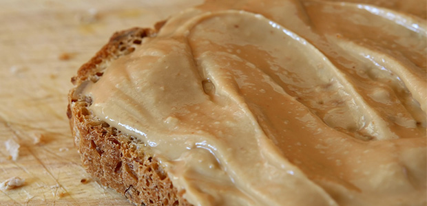 toast covered in peanut butter